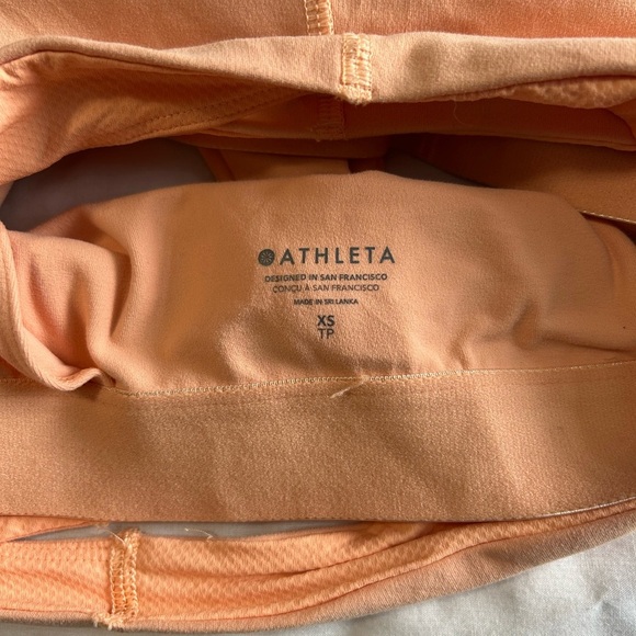 Athleta Conscious Cut Out Crop - Picture 5 of 6